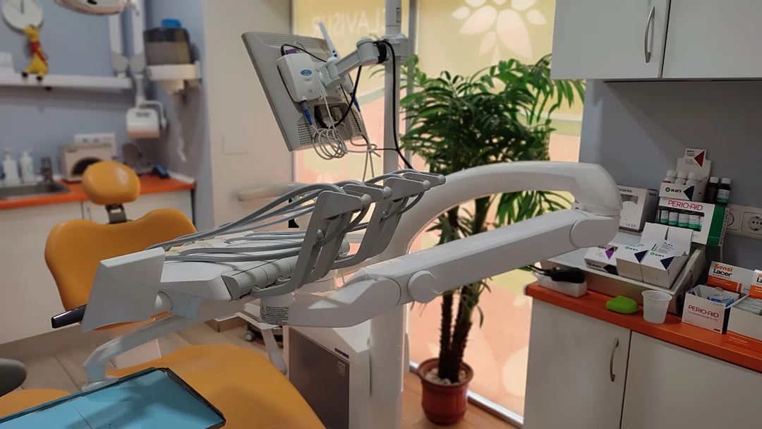 Consulta de odontología Sala 1 de la clínica dental y podología en Triana, CLAVISUR clínicas