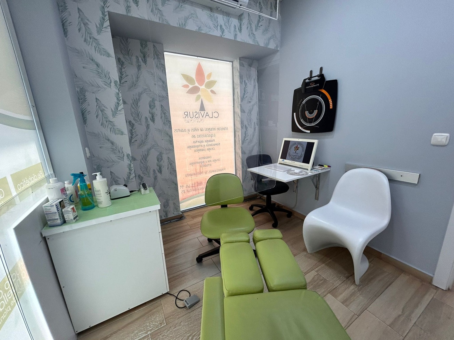 Sala 1 de podología en Triana, CLAVISUR clínicas