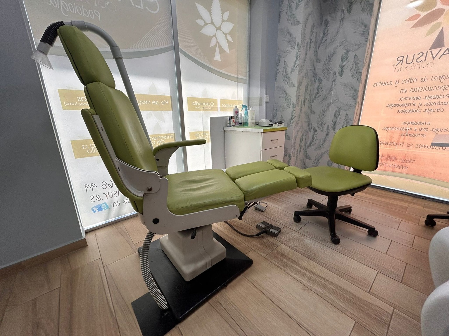 Sala 1 de podología en Triana, CLAVISUR clínicas